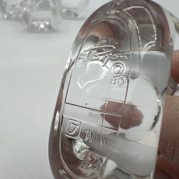 Vintage Clear Lucite Pear Shaped Napkin Rings Fruit Summer Spring MCM Taiwan 3" - Picture 4 of 4